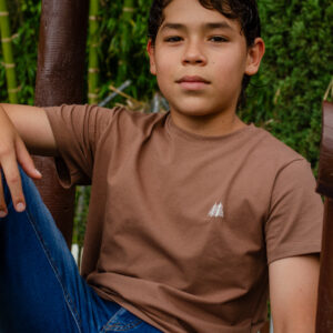 Camiseta para niño Cuello Redondo café 95% algodón